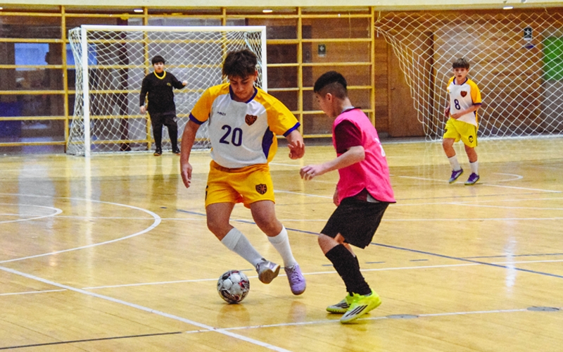 ¡Campeones por partida doble! Damas y varones campeones comunales de futsal sub 14